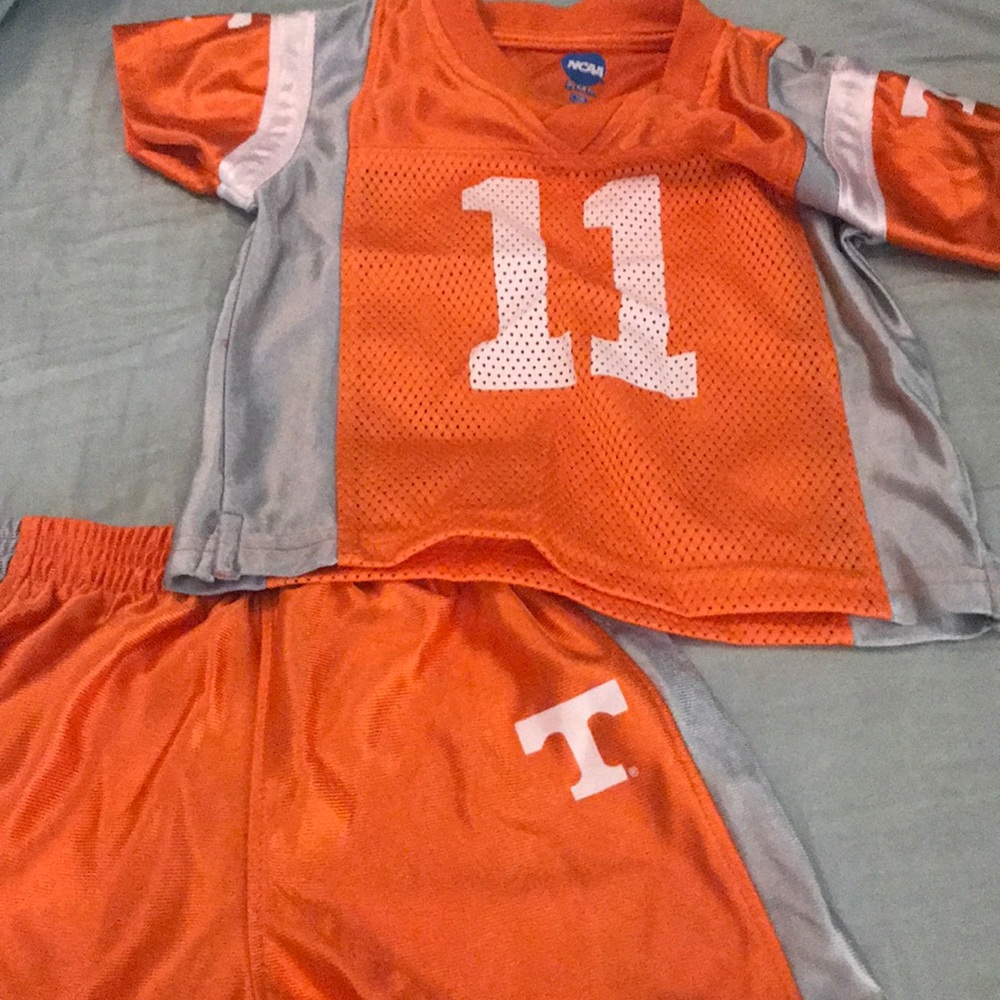 Infant Tennessee volunteers set